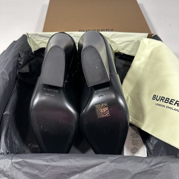 Burberry Ashlington 37.5/US 7.5 Leather Black Ankle Bootie Pointed Toe NIB $900 - Picture 8 of 11
